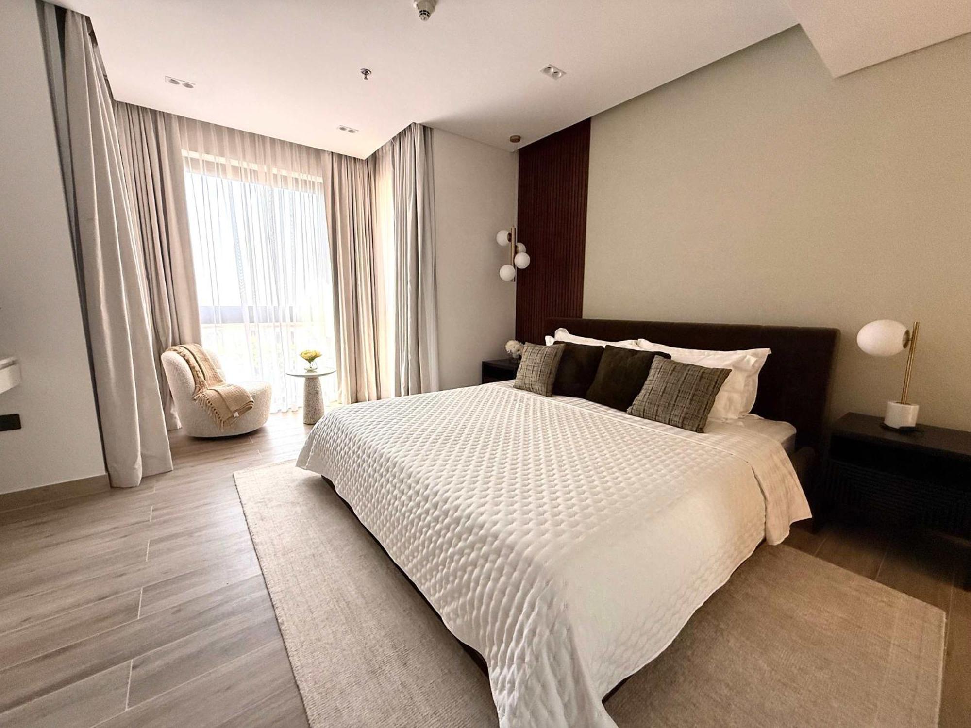 Apartment Reimagined 3br In 5-star Dubai