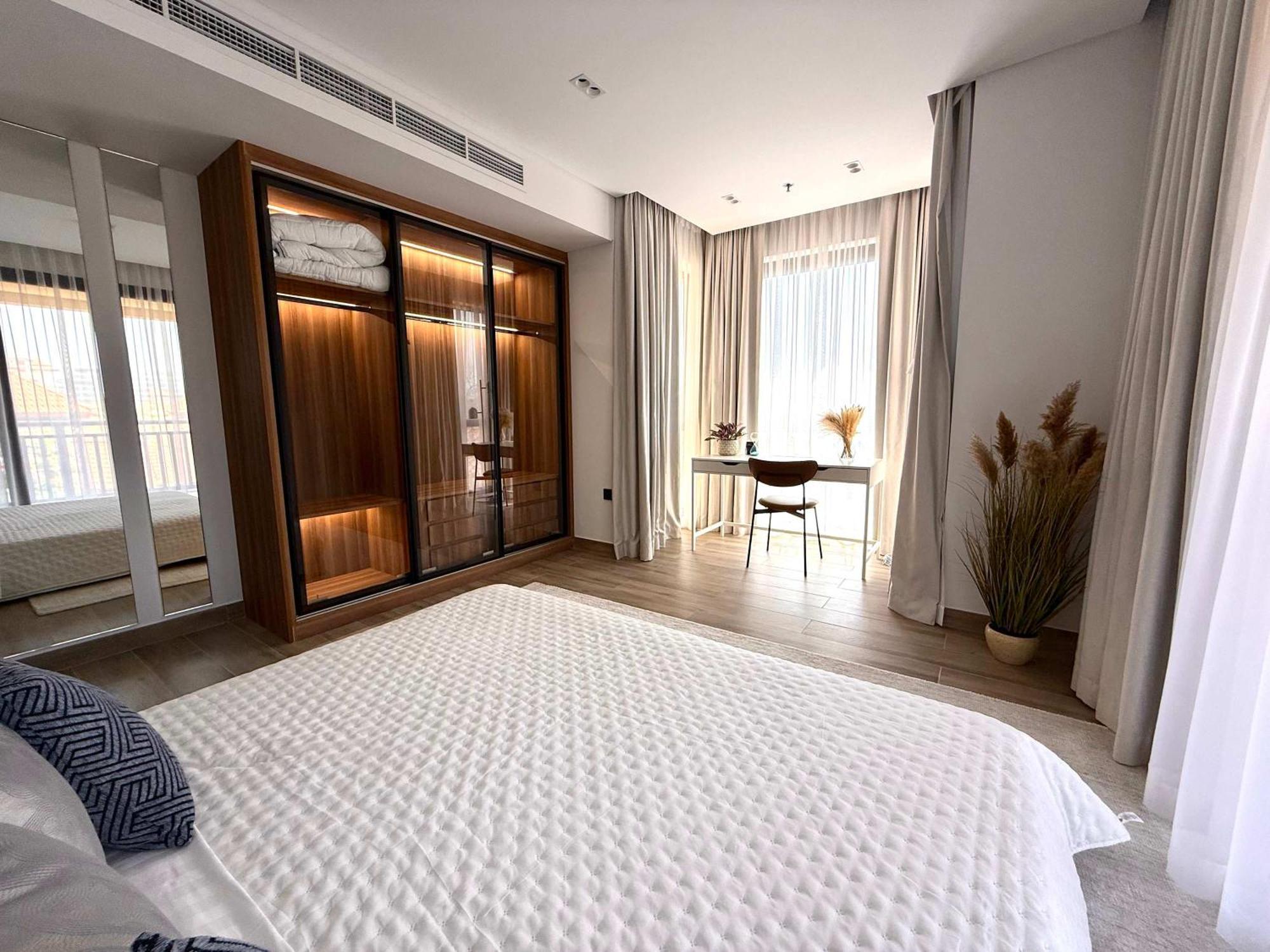 Apartment Reimagined 3br In 5-star